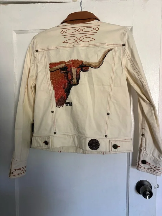 Double D Ranch Cream Jean Jacket with Embroidered Longhorn Back -Size Small NWT - Picture 10 of 10